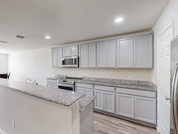 4th image of 1103 Brazoria Rd