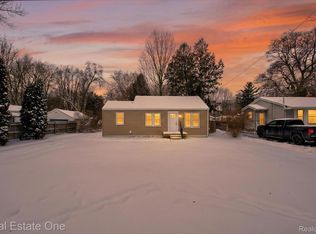 3267 Mills Acres St, Flint, MI 48506