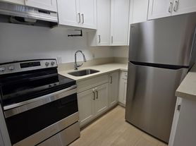 13059 Oxnard St, Van Nuys, CA