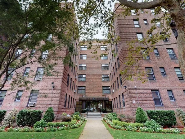 2251 Knapp Street image 1 of 1