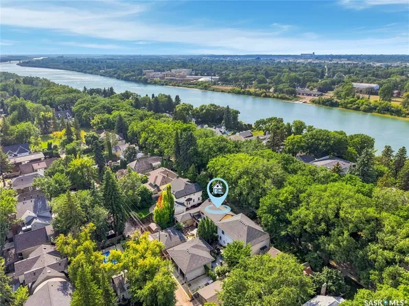208 Saskatchewan Crescent W, Saskatoon, SK S7M 0A5