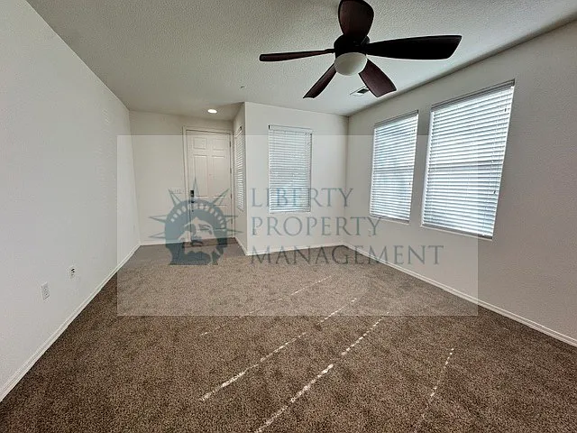 2 bed, 1023 sqft, $1,895 — Photo 3