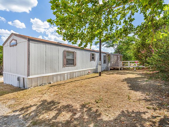 3rd image of 1321 Phoenix Ct