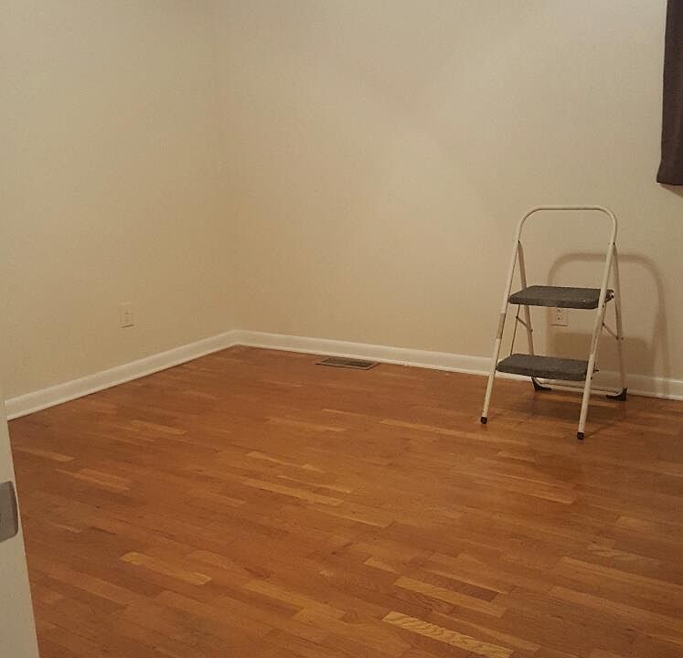 2nd image of 118 Southwood Dr
