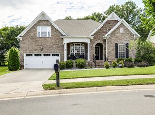 8321 Parkfield Dr, Nolensville, TN 37135