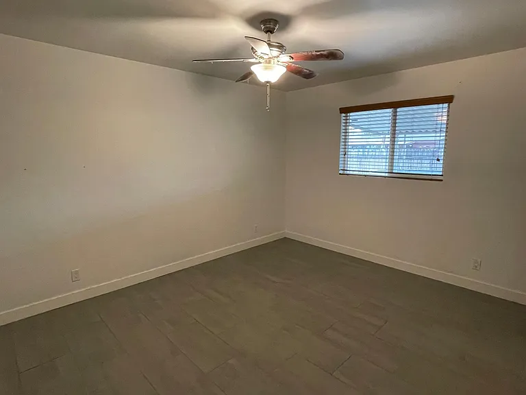 1730 S Parkside Dr — Photo 4