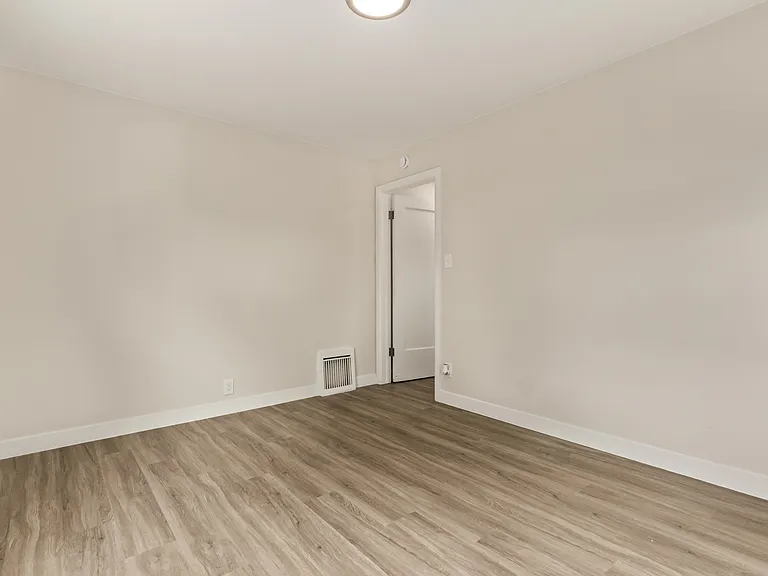 4415 Milwaukee St — Photo 20