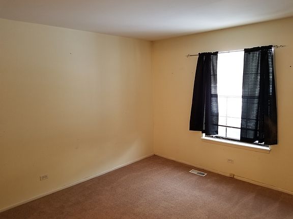 5th image of 371 Greystone Ct APT B1