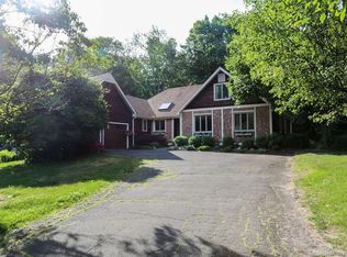 5 Phillips Dr, Bethel, CT 06801