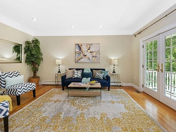 4th image of 5 Briarwood Ln