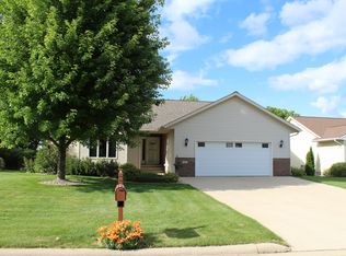 805 Lakeview Rd, Lake Crystal, MN 56055