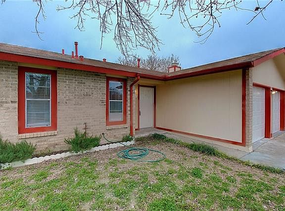 4th image of 505 Ameswood Pl