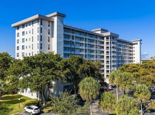 575 Oaks Ln #1002, Pompano Beach, FL 33069