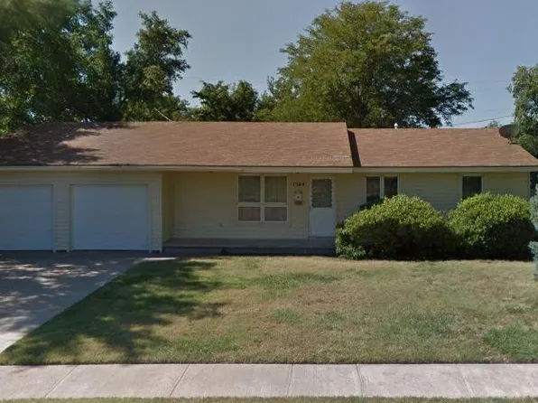 1504 E Spruce St, Garden City, KS 67846