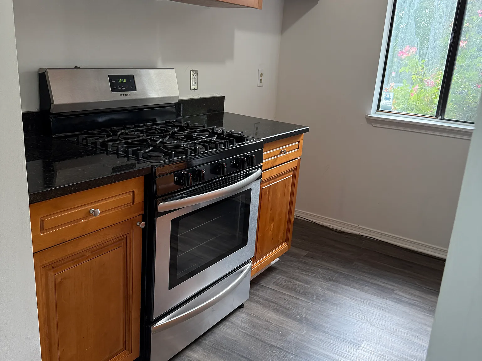 2 bed, 817 sqft, $1,650 — Photo 4