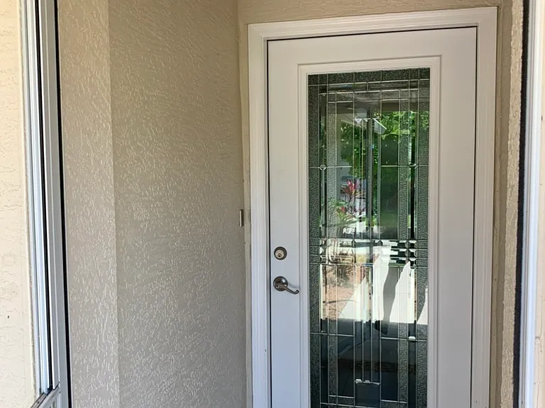 Enclosed Primary Entry Area!