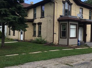 409 Dewey Ave APT 3, Watertown, WI 53094