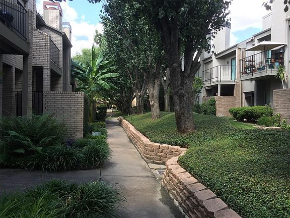 View of walkway to the condo