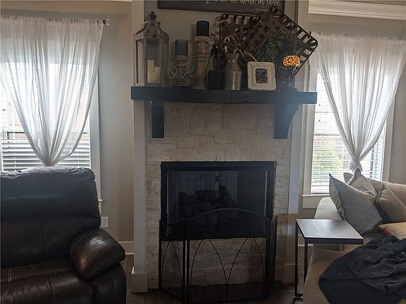 4th image of 2701 Taylor Ct