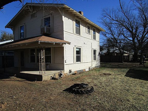 3rd image of 1308 S Lamar St