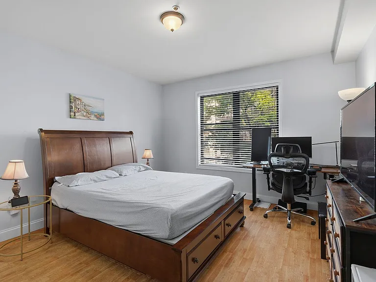 416 Grand St #3B — Photo 23
