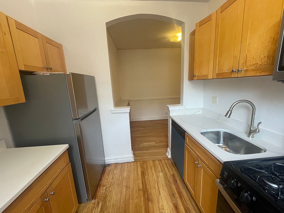 1st image of 3200 Fairfield Ave #6H