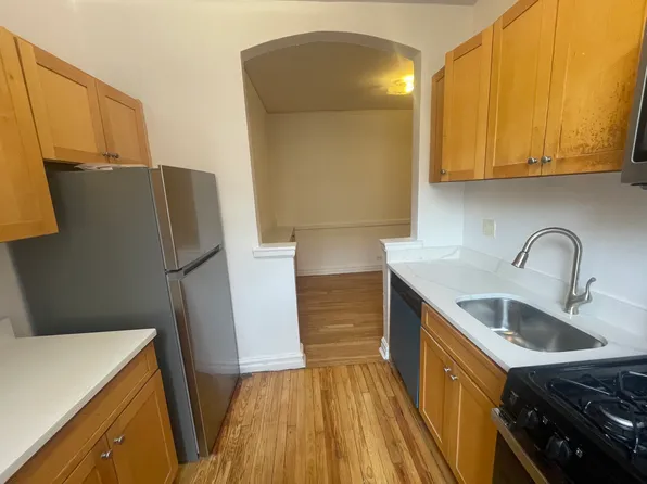 3200 Fairfield Avenue image 1 of 13