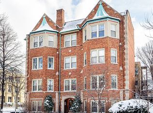 37 Washington Blvd APT 3, Oak Park, IL 60302