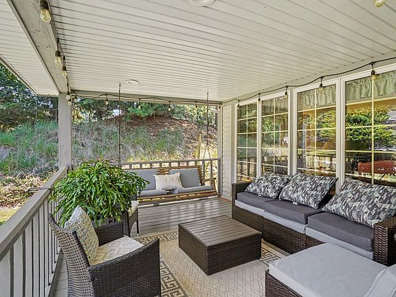 4th image of 2065 Forest Park Rd