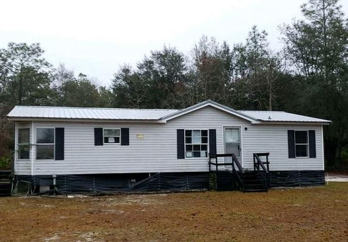 1st image of 15258 Evergreen Cir