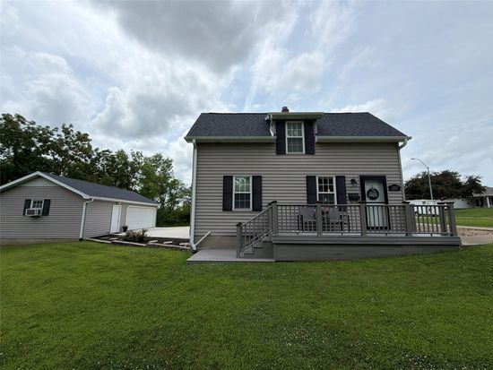 1207 Franklin St, Pella, IA 50219