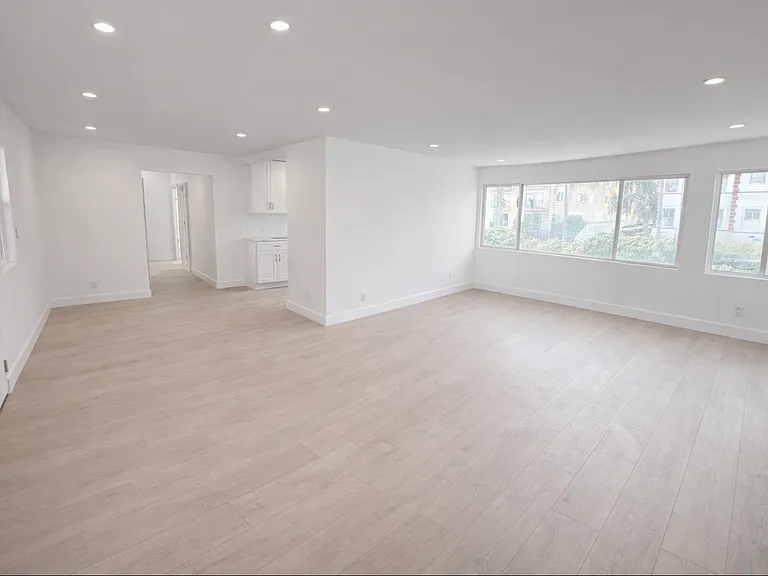 324 S Kenmore Ave — Photo 14