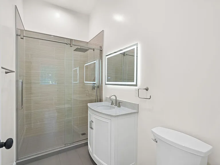 10327 Vanalden Ave — Photo 22