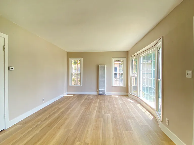 2620 S Barrington Ave #2620 — Photo 2