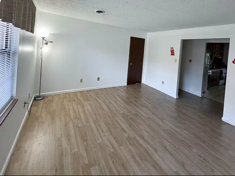 810 Highland Dr #303 — Photo 2