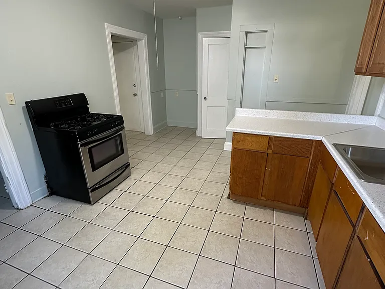 77 Hanmer St #1E — Photo 3