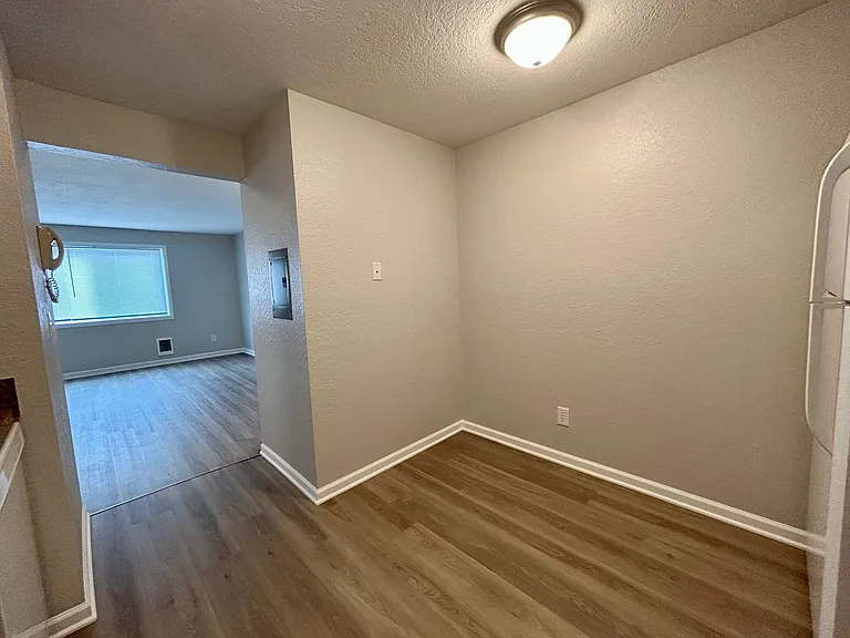 11722 Pinehurst - 8 Unit — Photo 12