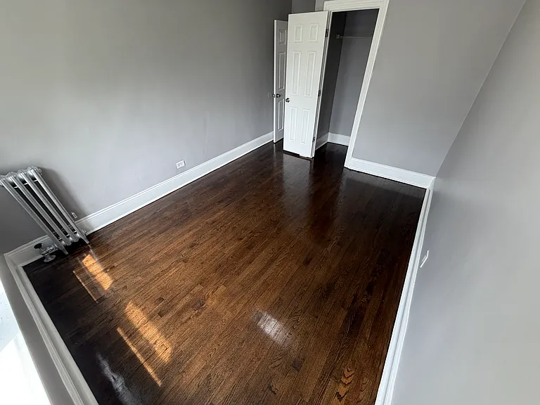 1332 W 82nd St — Photo 2