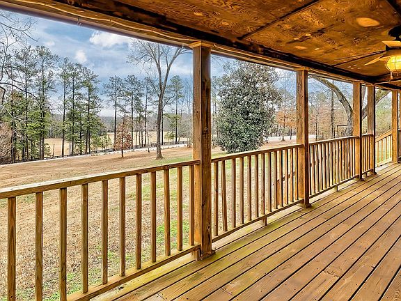 5th image of 898 Smallwood Rd