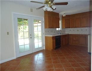 5th image of 976 Sinbad Ave
