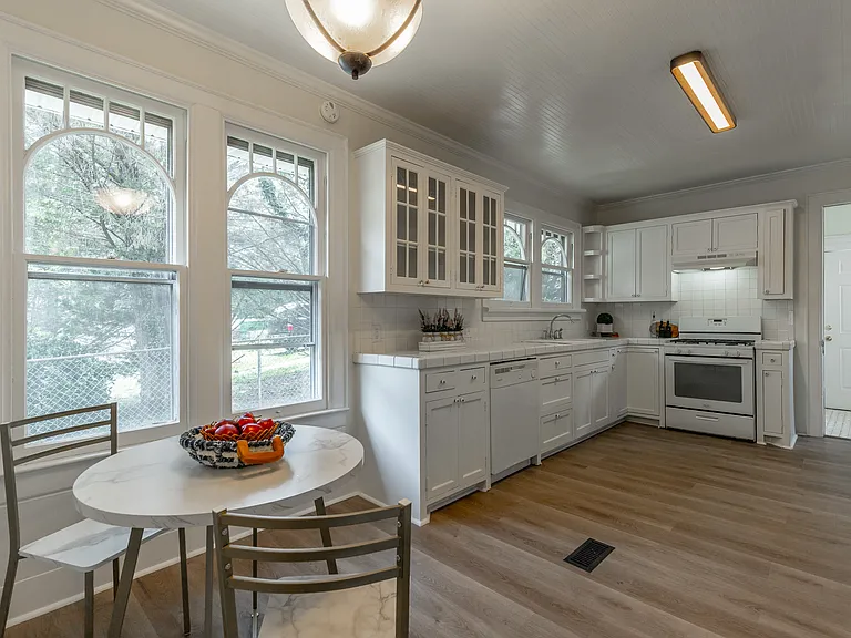 5405 Saint Elmo Ave — Photo 5