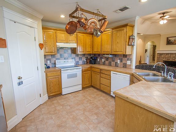 4th image of 6067 Loretta Dr