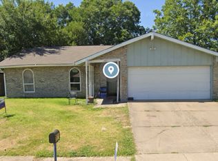 704 E Timberview Ln, Arlington, TX 76014