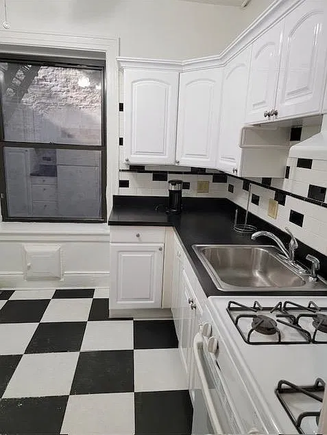 2 bed, 1.0 bath, 900 sqft, $4,000 — Photo 3