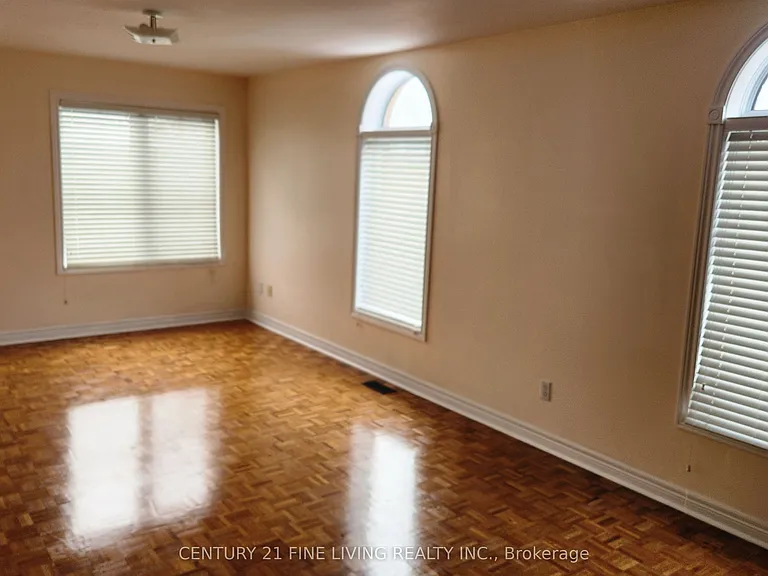 44 Reuben Ave — Photo 24