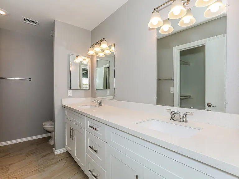 4401 E Scott Ave — Photo 12