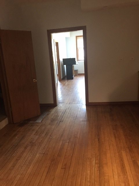 2nd image of 1917 W 47th St #2