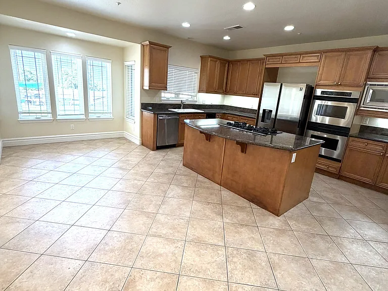 1322 Sonia Ct — Photo 8