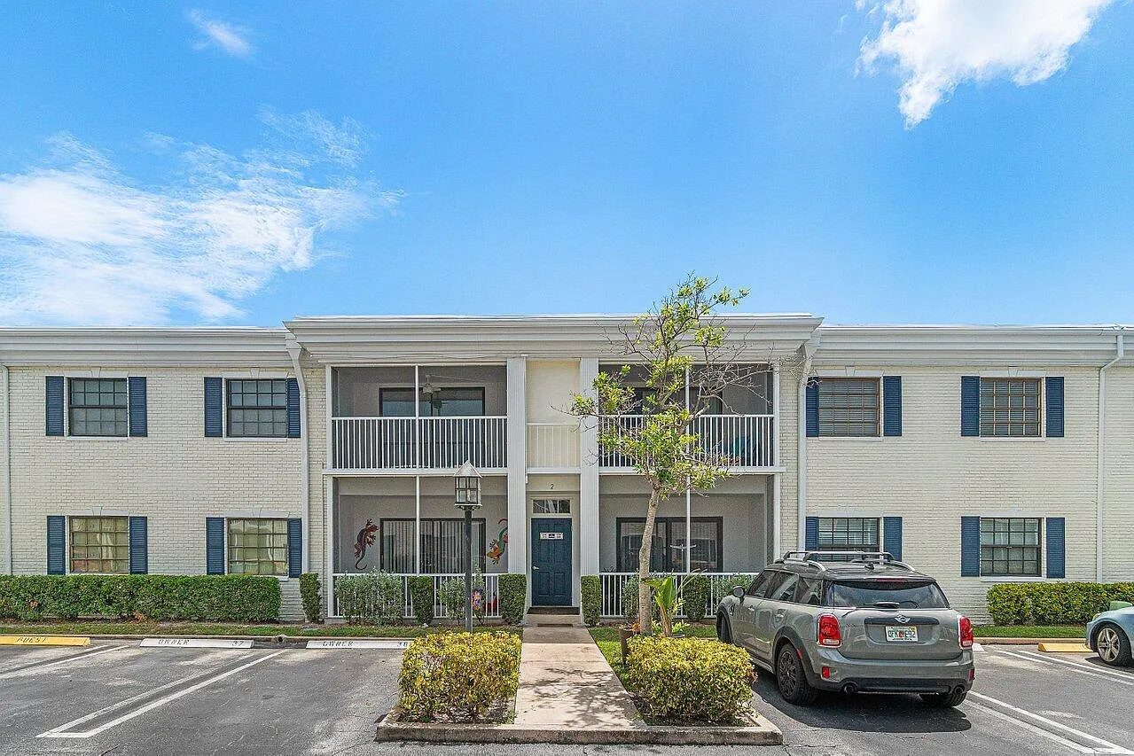 2 bed, 2.0 bath, 966 sqft, $2,000 — Photo 1