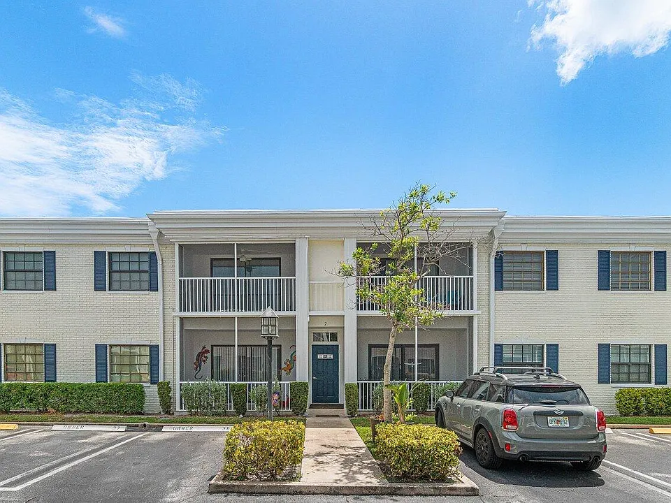 120 Cypress Club Dr #231
